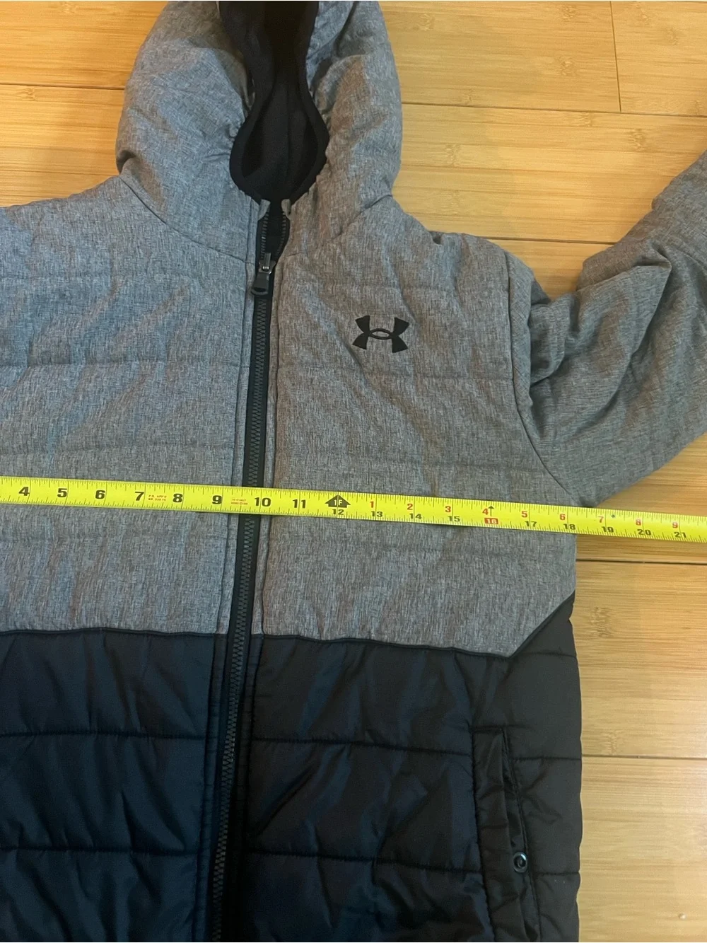 Under Armour Boys Pronto Colorblock Reversible Puffer Jacket Black Gray Size S M